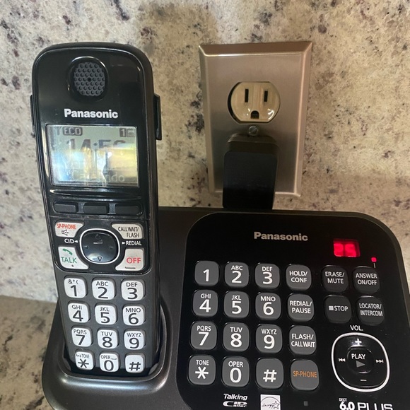 SOLD!!! Panasonic 6.0 Plus Model KX-TG4741 Cordless Phone and Answering Machine - Picture 5 of 11
